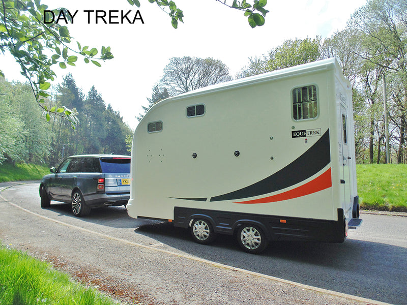 Equi-Trek Day Treka horse trailer for tall Warmblood horses