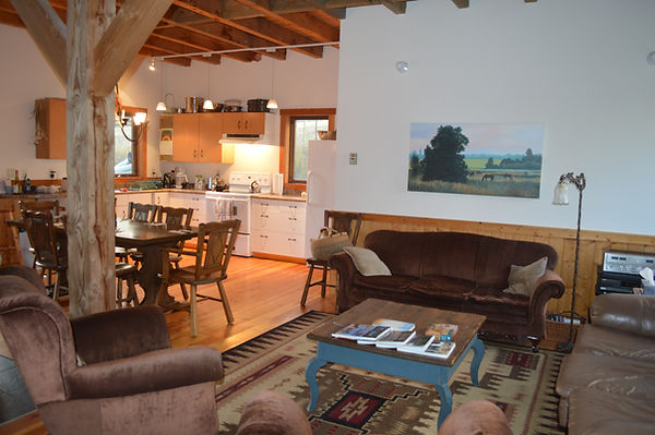 Equinisity Retreats Guest House lodging with covered deck at Gateway 2 Ranch