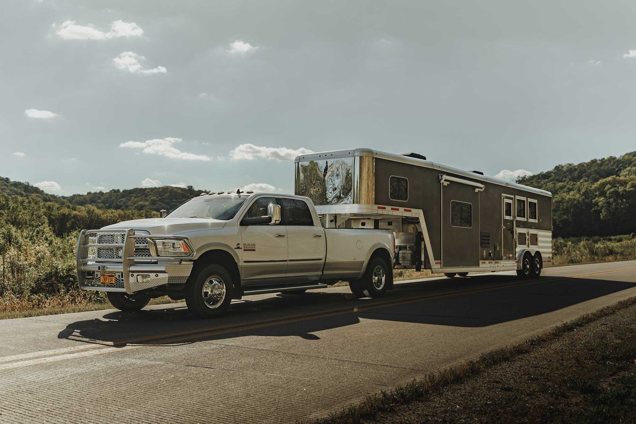 Featherlite all-aluminum living quarters horse trailer exterior