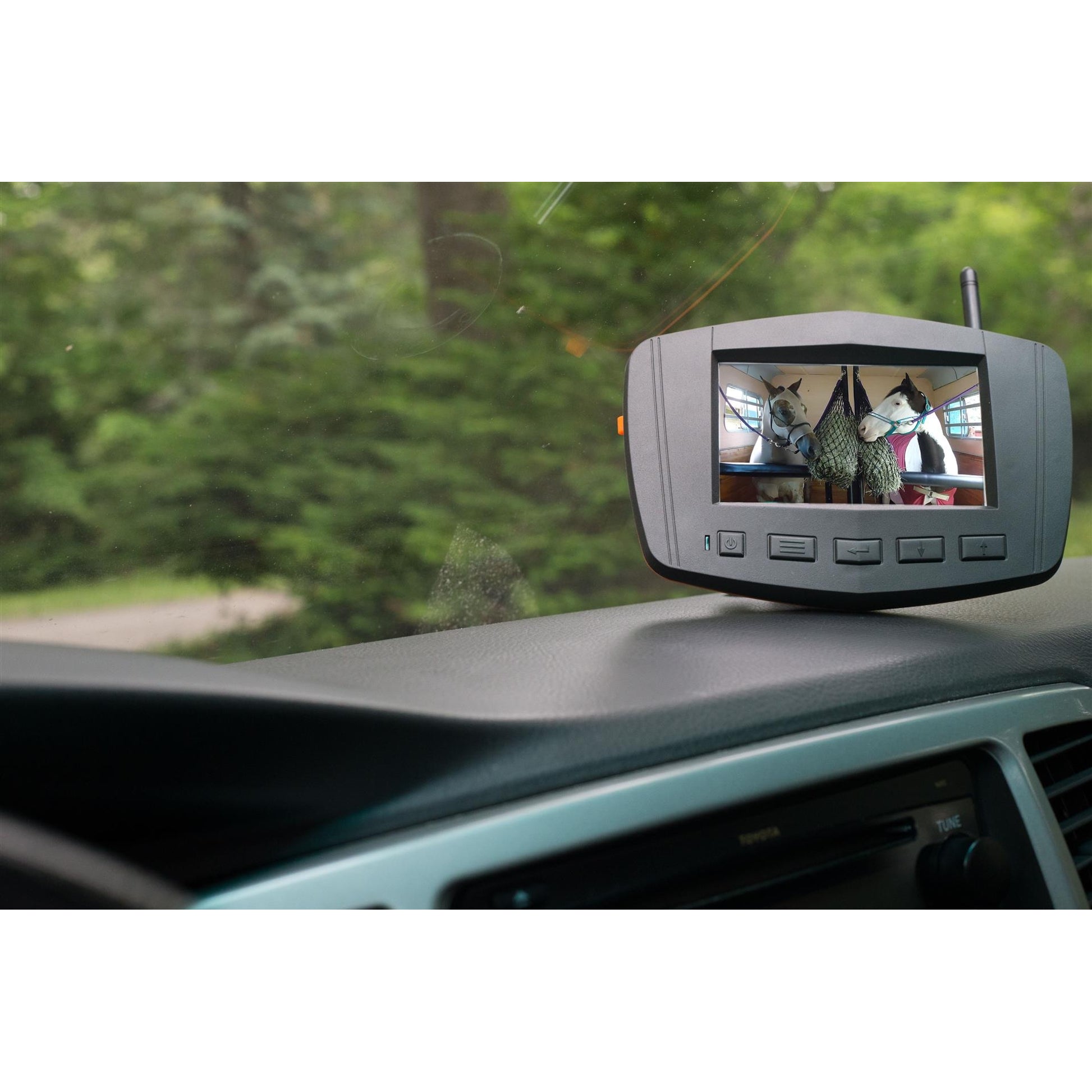 Hyndsight Journey sunlight-readable dash monitor for trailer towing